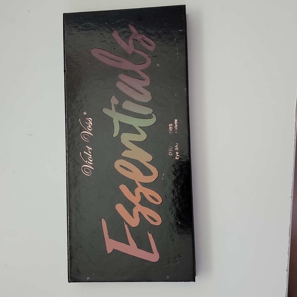 Violet Voss eyeshadow palette